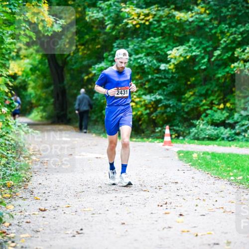 12.10.2025 - Bramfelder Halbmarathon 2025 Dr. Thomas Lammeyer http://msf.ph/oto/9344556 12.10.2025 10:11:02 Laufen 2431 meine-sportfotos.de