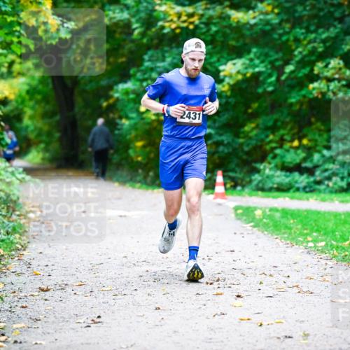12.10.2025 - Bramfelder Halbmarathon 2025 Dr. Thomas Lammeyer http://msf.ph/oto/9344562 12.10.2025 10:11:02 Laufen 2431 meine-sportfotos.de