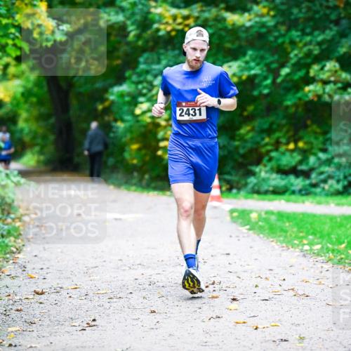 12.10.2025 - Bramfelder Halbmarathon 2025 Dr. Thomas Lammeyer http://msf.ph/oto/9344564 12.10.2025 10:11:03 Laufen 2431 meine-sportfotos.de