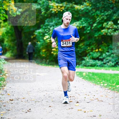 12.10.2025 - Bramfelder Halbmarathon 2025 Dr. Thomas Lammeyer http://msf.ph/oto/9344565 12.10.2025 10:11:03 Laufen 2431 meine-sportfotos.de