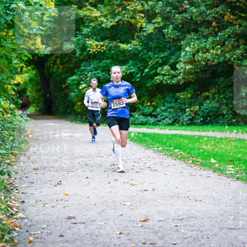 12.10.2025 - Bramfelder Halbmarathon 2025 Dr. Thomas Lammeyer http://msf.ph/oto/9344588 12.10.2025 10:11:13 Laufen 2530, 2593 meine-sportfotos.de