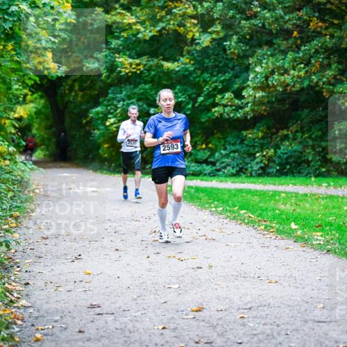 12.10.2025 - Bramfelder Halbmarathon 2025 Dr. Thomas Lammeyer http://msf.ph/oto/9344589 12.10.2025 10:11:13 Laufen 2530, 2593 meine-sportfotos.de