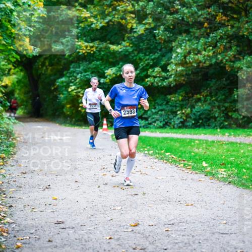 12.10.2025 - Bramfelder Halbmarathon 2025 Dr. Thomas Lammeyer http://msf.ph/oto/9344591 12.10.2025 10:11:14 Laufen 2530, 2593 meine-sportfotos.de