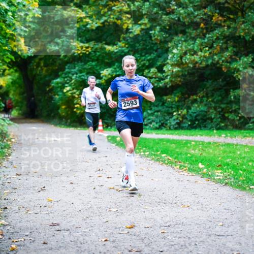 12.10.2025 - Bramfelder Halbmarathon 2025 Dr. Thomas Lammeyer http://msf.ph/oto/9344592 12.10.2025 10:11:14 Laufen 2530, 2593 meine-sportfotos.de