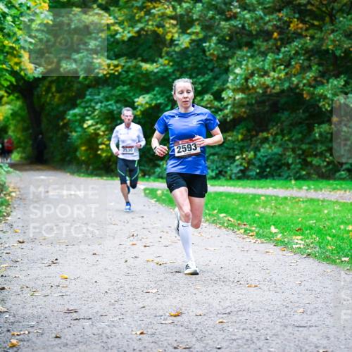 12.10.2025 - Bramfelder Halbmarathon 2025 Dr. Thomas Lammeyer http://msf.ph/oto/9344593 12.10.2025 10:11:14 Laufen 2530, 2593 meine-sportfotos.de