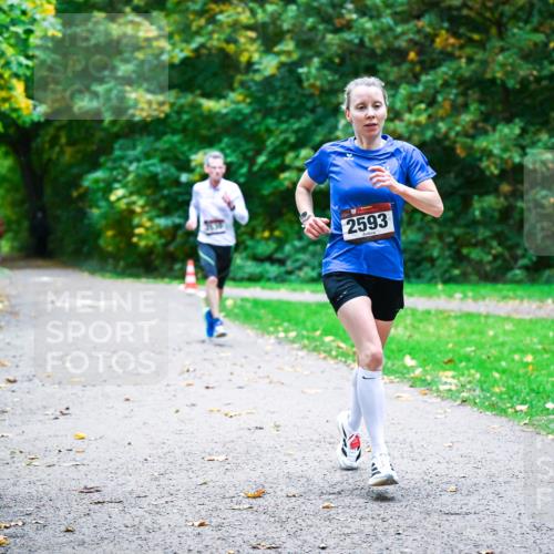 12.10.2025 - Bramfelder Halbmarathon 2025 Dr. Thomas Lammeyer http://msf.ph/oto/9344597 12.10.2025 10:11:14 Laufen 2593 meine-sportfotos.de