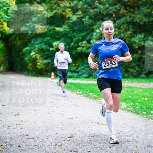12.10.2025 - Bramfelder Halbmarathon 2025 Dr. Thomas Lammeyer http://msf.ph/oto/9344598 12.10.2025 10:11:14 Laufen 2593 meine-sportfotos.de