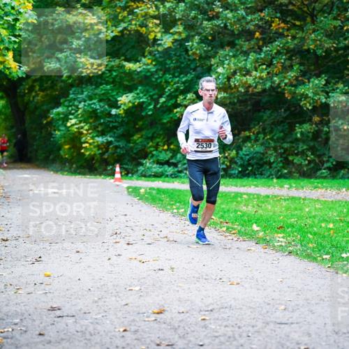 12.10.2025 - Bramfelder Halbmarathon 2025 Dr. Thomas Lammeyer http://msf.ph/oto/9344603 12.10.2025 10:11:16 Laufen 2530 meine-sportfotos.de