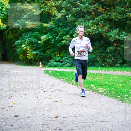 12.10.2025 - Bramfelder Halbmarathon 2025 Dr. Thomas Lammeyer http://msf.ph/oto/9344605 12.10.2025 10:11:16 Laufen 2530 meine-sportfotos.de