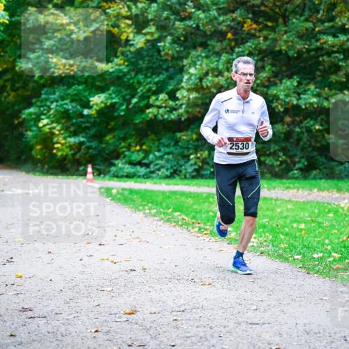 12.10.2025 - Bramfelder Halbmarathon 2025 Dr. Thomas Lammeyer http://msf.ph/oto/9344608 12.10.2025 10:11:16 Laufen 2530 meine-sportfotos.de