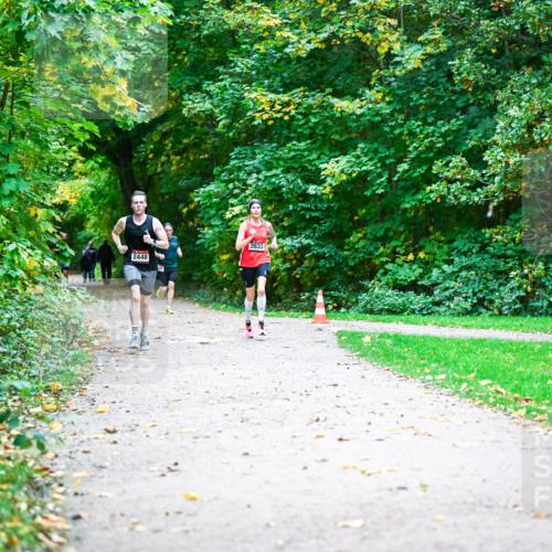 12.10.2025 - Bramfelder Halbmarathon 2025 Dr. Thomas Lammeyer http://msf.ph/oto/9344616 12.10.2025 10:11:23 Laufen 2448, 2633 meine-sportfotos.de