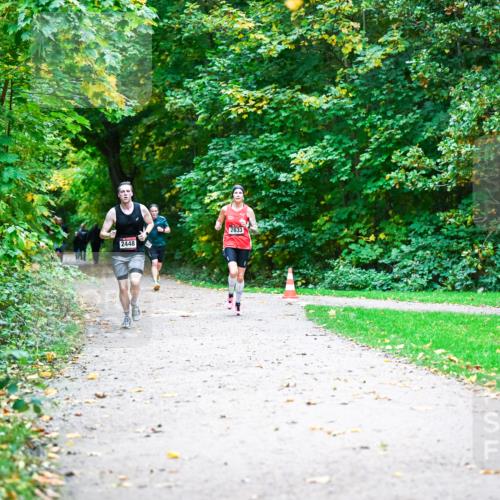 12.10.2025 - Bramfelder Halbmarathon 2025 Dr. Thomas Lammeyer http://msf.ph/oto/9344618 12.10.2025 10:11:24 Laufen 2448, 2633 meine-sportfotos.de