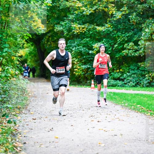 12.10.2025 - Bramfelder Halbmarathon 2025 Dr. Thomas Lammeyer http://msf.ph/oto/9344634 12.10.2025 10:11:26 Laufen 2448, 2633 meine-sportfotos.de