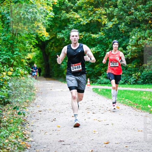12.10.2025 - Bramfelder Halbmarathon 2025 Dr. Thomas Lammeyer http://msf.ph/oto/9344640 12.10.2025 10:11:27 Laufen 2448, 2633 meine-sportfotos.de