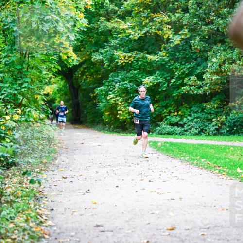 12.10.2025 - Bramfelder Halbmarathon 2025 Dr. Thomas Lammeyer http://msf.ph/oto/9344645 12.10.2025 10:11:29 Laufen 88 meine-sportfotos.de