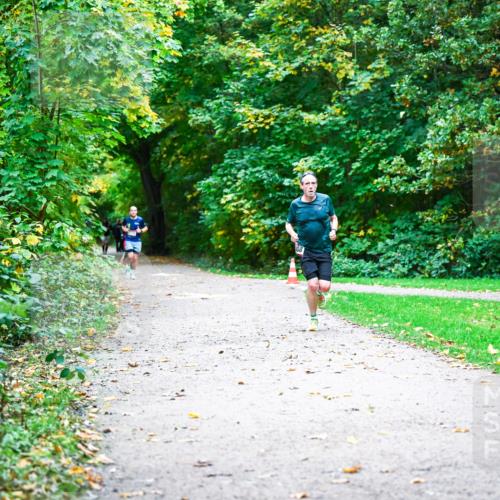 12.10.2025 - Bramfelder Halbmarathon 2025 Dr. Thomas Lammeyer http://msf.ph/oto/9344648 12.10.2025 10:11:29 Laufen  meine-sportfotos.de