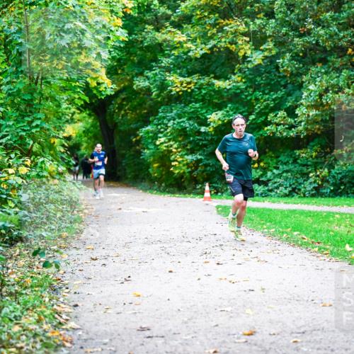 12.10.2025 - Bramfelder Halbmarathon 2025 Dr. Thomas Lammeyer http://msf.ph/oto/9344651 12.10.2025 10:11:30 Laufen 88 meine-sportfotos.de