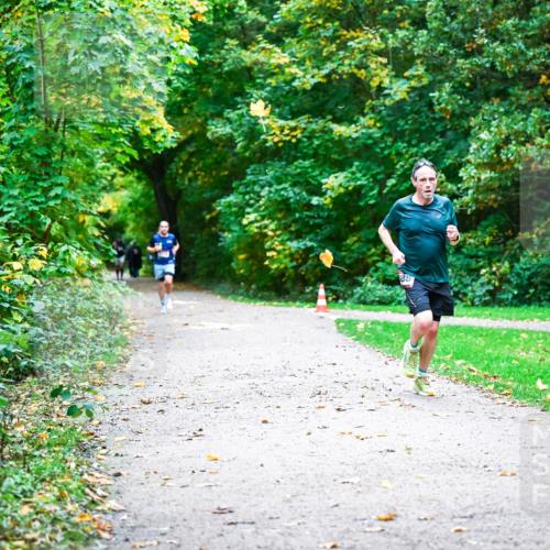 12.10.2025 - Bramfelder Halbmarathon 2025 Dr. Thomas Lammeyer http://msf.ph/oto/9344656 12.10.2025 10:11:30 Laufen  meine-sportfotos.de
