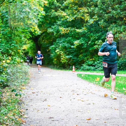 12.10.2025 - Bramfelder Halbmarathon 2025 Dr. Thomas Lammeyer http://msf.ph/oto/9344660 12.10.2025 10:11:31 Laufen 088 meine-sportfotos.de