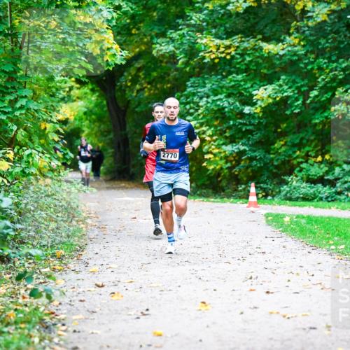 12.10.2025 - Bramfelder Halbmarathon 2025 Dr. Thomas Lammeyer http://msf.ph/oto/9344667 12.10.2025 10:11:34 Laufen 2770 meine-sportfotos.de