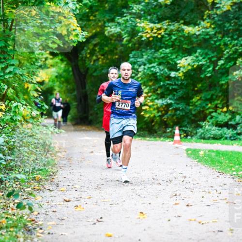 12.10.2025 - Bramfelder Halbmarathon 2025 Dr. Thomas Lammeyer http://msf.ph/oto/9344669 12.10.2025 10:11:35 Laufen 2770 meine-sportfotos.de