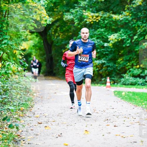 12.10.2025 - Bramfelder Halbmarathon 2025 Dr. Thomas Lammeyer http://msf.ph/oto/9344673 12.10.2025 10:11:35 Laufen 2770 meine-sportfotos.de