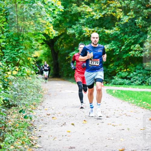 12.10.2025 - Bramfelder Halbmarathon 2025 Dr. Thomas Lammeyer http://msf.ph/oto/9344678 12.10.2025 10:11:36 Laufen 2770 meine-sportfotos.de