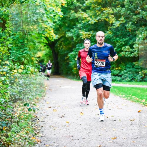 12.10.2025 - Bramfelder Halbmarathon 2025 Dr. Thomas Lammeyer http://msf.ph/oto/9344682 12.10.2025 10:11:36 Laufen 21, 09, 2025, 2770 meine-sportfotos.de