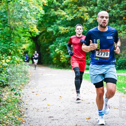 12.10.2025 - Bramfelder Halbmarathon 2025 Dr. Thomas Lammeyer http://msf.ph/oto/9344683 12.10.2025 10:11:37 Laufen 21, 09, 202, 2770 meine-sportfotos.de