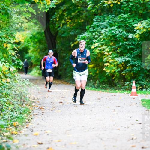 12.10.2025 - Bramfelder Halbmarathon 2025 Dr. Thomas Lammeyer http://msf.ph/oto/9344694 12.10.2025 10:11:41 Laufen 2489 meine-sportfotos.de