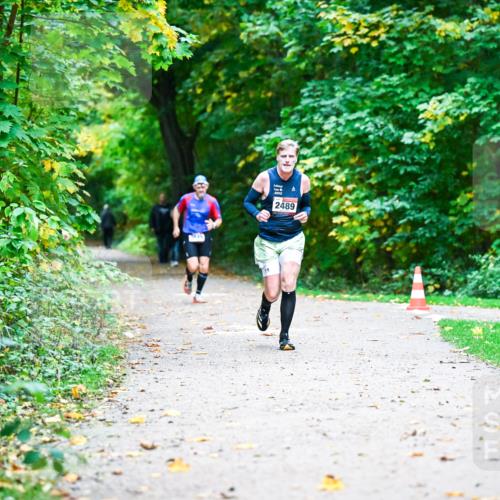 12.10.2025 - Bramfelder Halbmarathon 2025 Dr. Thomas Lammeyer http://msf.ph/oto/9344699 12.10.2025 10:11:41 Laufen 2489 meine-sportfotos.de