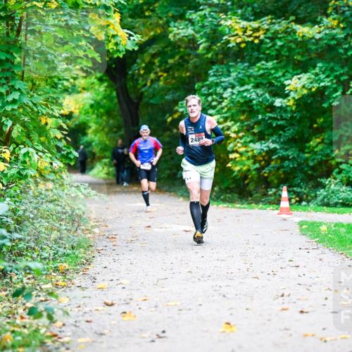 12.10.2025 - Bramfelder Halbmarathon 2025 Dr. Thomas Lammeyer http://msf.ph/oto/9344701 12.10.2025 10:11:42 Laufen 2480 meine-sportfotos.de