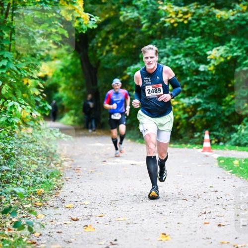 12.10.2025 - Bramfelder Halbmarathon 2025 Dr. Thomas Lammeyer http://msf.ph/oto/9344712 12.10.2025 10:11:43 Laufen 2489 meine-sportfotos.de