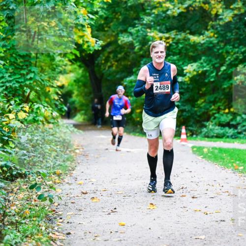 12.10.2025 - Bramfelder Halbmarathon 2025 Dr. Thomas Lammeyer http://msf.ph/oto/9344719 12.10.2025 10:11:44 Laufen 3, 2489 meine-sportfotos.de
