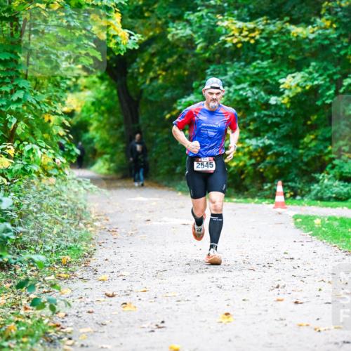 12.10.2025 - Bramfelder Halbmarathon 2025 Dr. Thomas Lammeyer http://msf.ph/oto/9344724 12.10.2025 10:11:47 Laufen 2545 meine-sportfotos.de