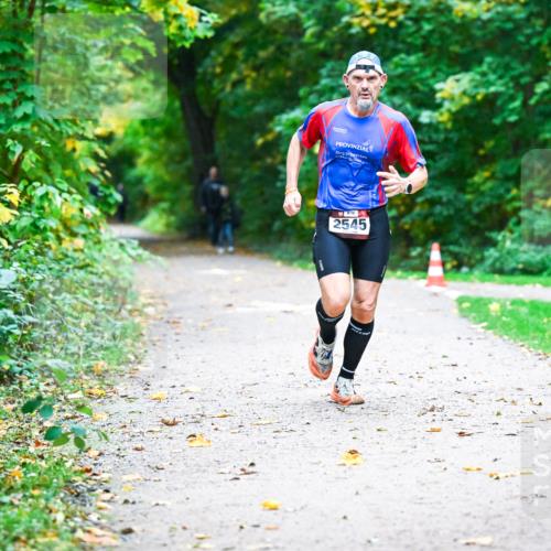 12.10.2025 - Bramfelder Halbmarathon 2025 Dr. Thomas Lammeyer http://msf.ph/oto/9344730 12.10.2025 10:11:47 Laufen 18, 2545 meine-sportfotos.de