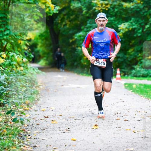12.10.2025 - Bramfelder Halbmarathon 2025 Dr. Thomas Lammeyer http://msf.ph/oto/9344732 12.10.2025 10:11:48 Laufen 818, 2545 meine-sportfotos.de