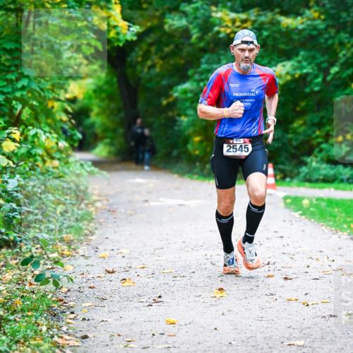 12.10.2025 - Bramfelder Halbmarathon 2025 Dr. Thomas Lammeyer http://msf.ph/oto/9344733 12.10.2025 10:11:48 Laufen 18, 2545 meine-sportfotos.de