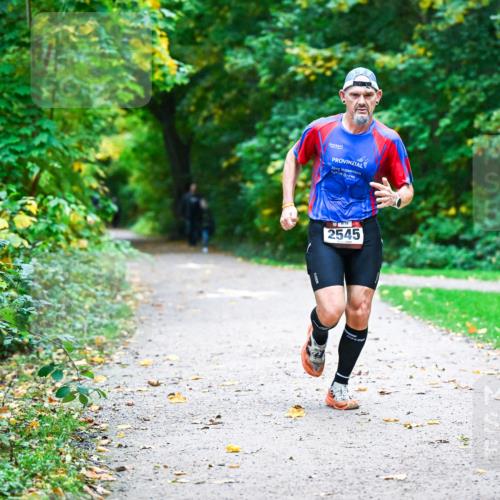 12.10.2025 - Bramfelder Halbmarathon 2025 Dr. Thomas Lammeyer http://msf.ph/oto/9344735 12.10.2025 10:11:48 Laufen 18, 2545 meine-sportfotos.de