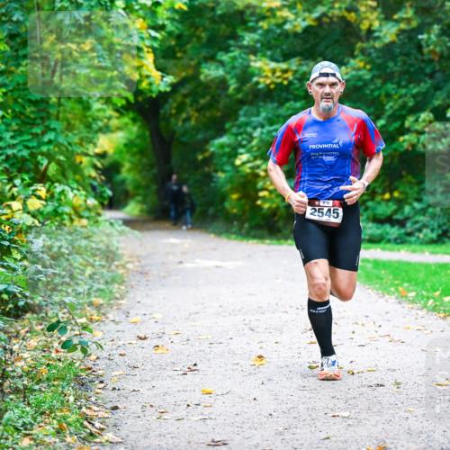12.10.2025 - Bramfelder Halbmarathon 2025 Dr. Thomas Lammeyer http://msf.ph/oto/9344737 12.10.2025 10:11:48 Laufen 818, 2545 meine-sportfotos.de