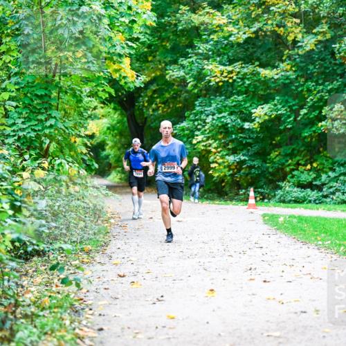 12.10.2025 - Bramfelder Halbmarathon 2025 Dr. Thomas Lammeyer http://msf.ph/oto/9344744 12.10.2025 10:12:00 Laufen 2894, 2999 meine-sportfotos.de