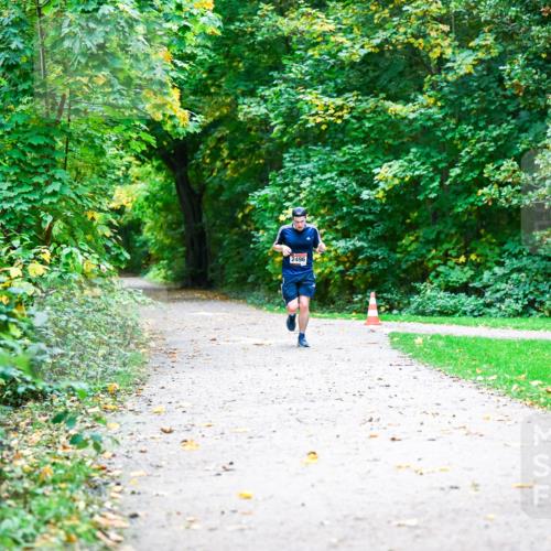 12.10.2025 - Bramfelder Halbmarathon 2025 Dr. Thomas Lammeyer http://msf.ph/oto/9344766 12.10.2025 10:12:24 Laufen 2496 meine-sportfotos.de