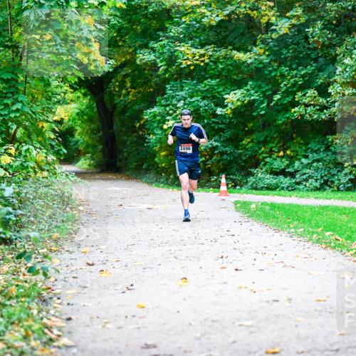 12.10.2025 - Bramfelder Halbmarathon 2025 Dr. Thomas Lammeyer http://msf.ph/oto/9344773 12.10.2025 10:12:25 Laufen 2496 meine-sportfotos.de