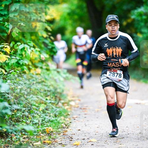 12.10.2025 - Bramfelder Halbmarathon 2025 Dr. Thomas Lammeyer http://msf.ph/oto/9344831 12.10.2025 10:12:40 Laufen 3, 46, 2878 meine-sportfotos.de