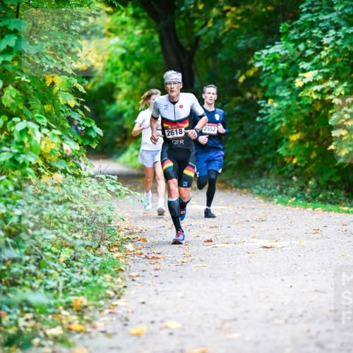 12.10.2025 - Bramfelder Halbmarathon 2025 Dr. Thomas Lammeyer http://msf.ph/oto/9344835 12.10.2025 10:12:43 Laufen 2618, 2552 meine-sportfotos.de