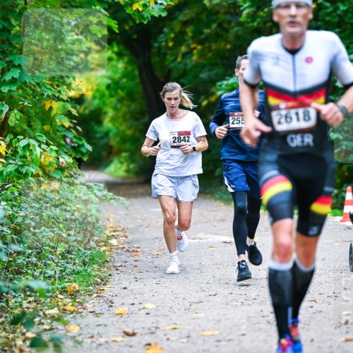 12.10.2025 - Bramfelder Halbmarathon 2025 Dr. Thomas Lammeyer http://msf.ph/oto/9344856 12.10.2025 10:12:48 Laufen 255, 2618, 2842 meine-sportfotos.de