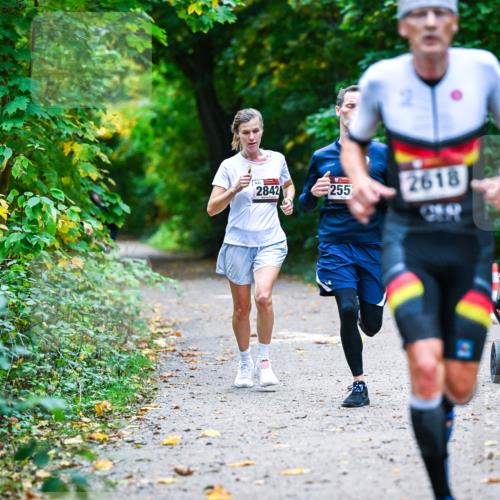 12.10.2025 - Bramfelder Halbmarathon 2025 Dr. Thomas Lammeyer http://msf.ph/oto/9344857 12.10.2025 10:12:48 Laufen 2842, 255, 2618 meine-sportfotos.de