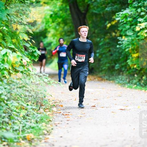 12.10.2025 - Bramfelder Halbmarathon 2025 Dr. Thomas Lammeyer http://msf.ph/oto/9344876 12.10.2025 10:12:57 Laufen 2961 meine-sportfotos.de
