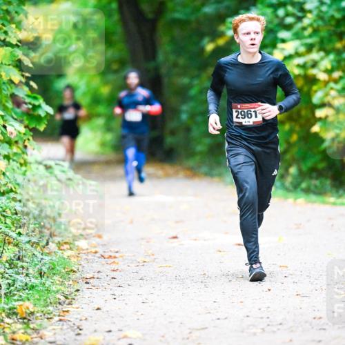 12.10.2025 - Bramfelder Halbmarathon 2025 Dr. Thomas Lammeyer http://msf.ph/oto/9344889 12.10.2025 10:12:59 Laufen 2961, 70 meine-sportfotos.de