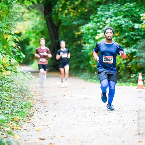 12.10.2025 - Bramfelder Halbmarathon 2025 Dr. Thomas Lammeyer http://msf.ph/oto/9344905 12.10.2025 10:13:04 Laufen 2502 meine-sportfotos.de